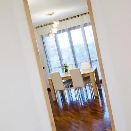 Domus Bb - Plaza 3*