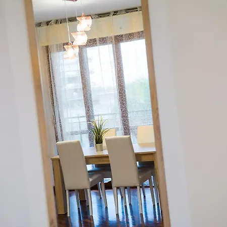 Domus Bb - Plaza 3*
