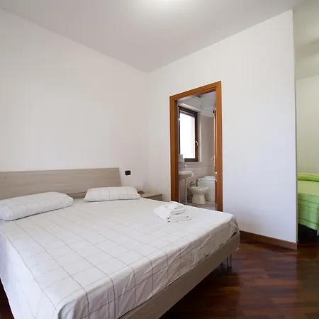 Domus Bb - Plaza 3* Fiumicino